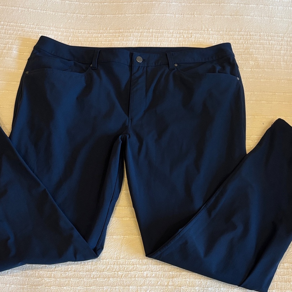 lululemon athletica Men's Navy Chinos 40x30